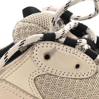 Кроссовки Balenciaga Triple S Vanilla Кроссовки Balenciaga Triple S Vanilla