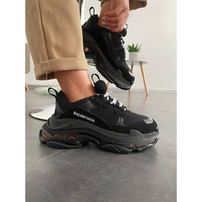 Кроссовки Balenciaga Triple S Clear Sole Black Кроссовки Balenciaga Triple S Clear Sole Black
