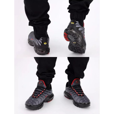 Кроссовки Nike Air Max Plus Black/Grey/Gradient Red Кроссовки Nike Air Max Plus Black/Grey/Gradient Red