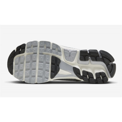 Кроссовки Nike Zoom Vomero 5 Grey Кроссовки Nike Zoom Vomero 5 Grey