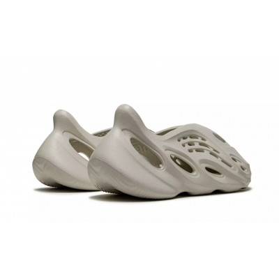 Тапки Adidas Yeezy Foam Runner Sand Тапки Adidas Yeezy Foam Runner Sand