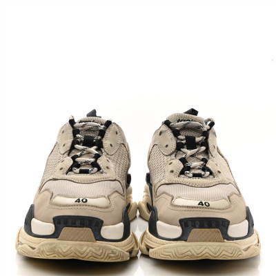 Кроссовки Balenciaga Triple S Vanilla Кроссовки Balenciaga Triple S Vanilla