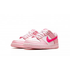 Кроссовки Nike SB Dunk Low "Triple Pink"