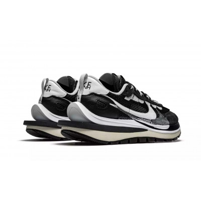 Кроссовки Nike x Sacai Vaporwaffle Black White Кроссовки Nike x Sacai Vaporwaffle Black White