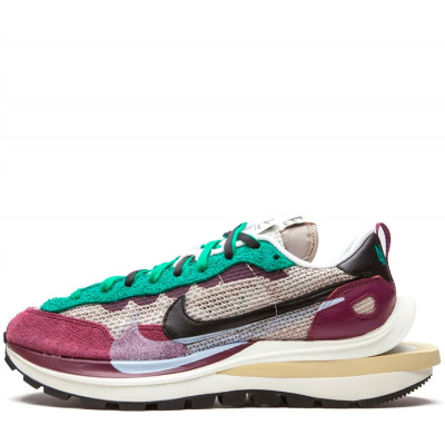 Кроссовки Nike x Sacai Vaporwaffle Villain Red/Neptune Green Кроссовки Nike x Sacai Vaporwaffle Villain Red/Neptune Green